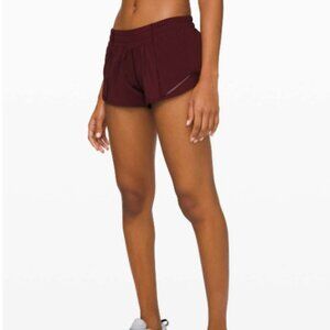 Lululemon Hotty Hot Short II 2.5" Garnet Size 2